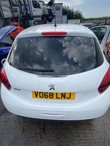 2018 peugeot 208 ewp - i, white